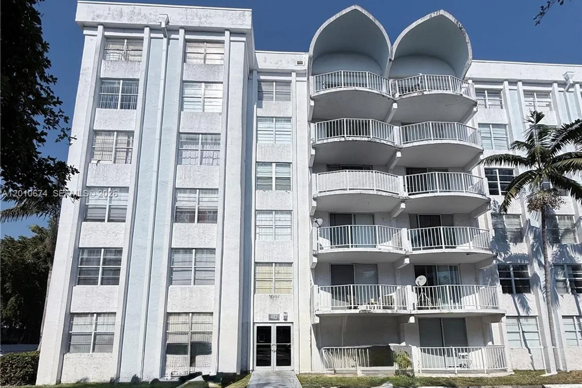 482 NW 165th St Rd #A-307, Miami: photo 1 of 18