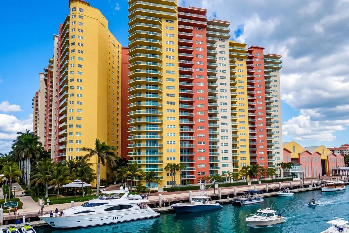2640 Lake Shore Dr #309, Riviera Beach: photo 1 of 10