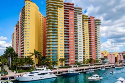 2640 Lake Shore Dr #309, Riviera Beach: photo 1 of 10