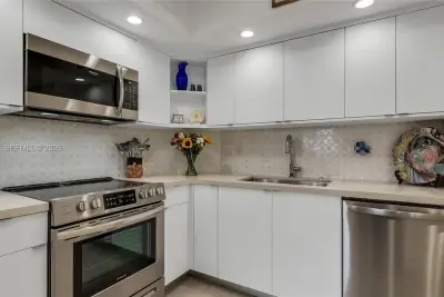 300 Bayview Dr #605, Sunny Isles Beach: photo 1 of 50