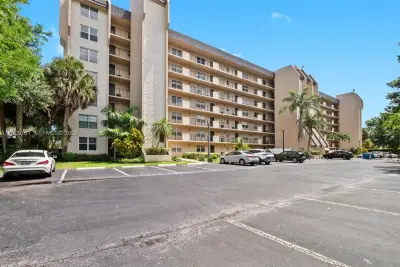 3300 W Rolling Hills Cir #510, Davie: photo 1 of 30