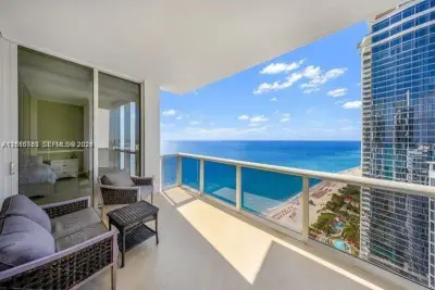 18101 Collins Ave #4702, Sunny Isles Beach: photo 1 of 26