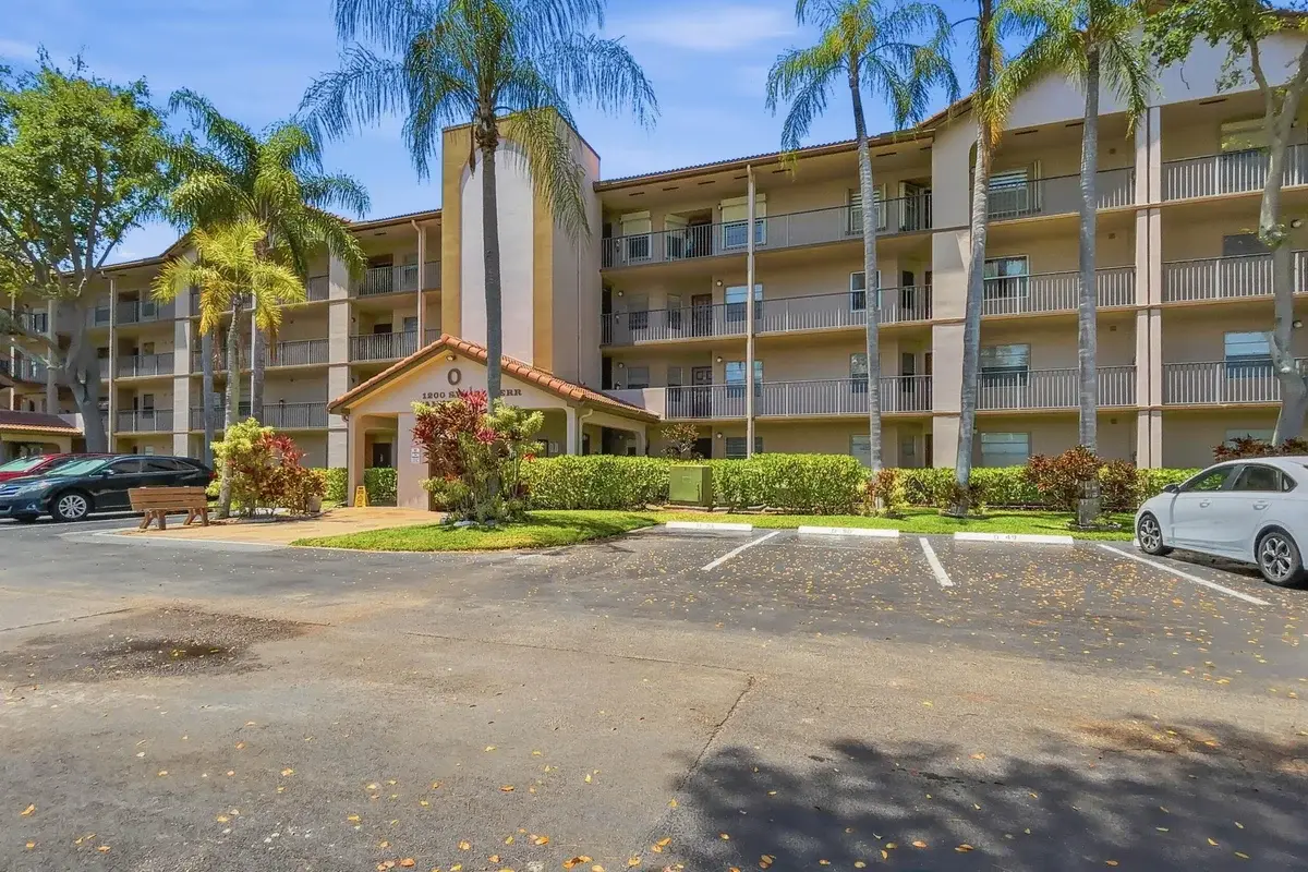 1200 SW 124th Ter #208o, Pembroke Pines: photo 1 of 18
