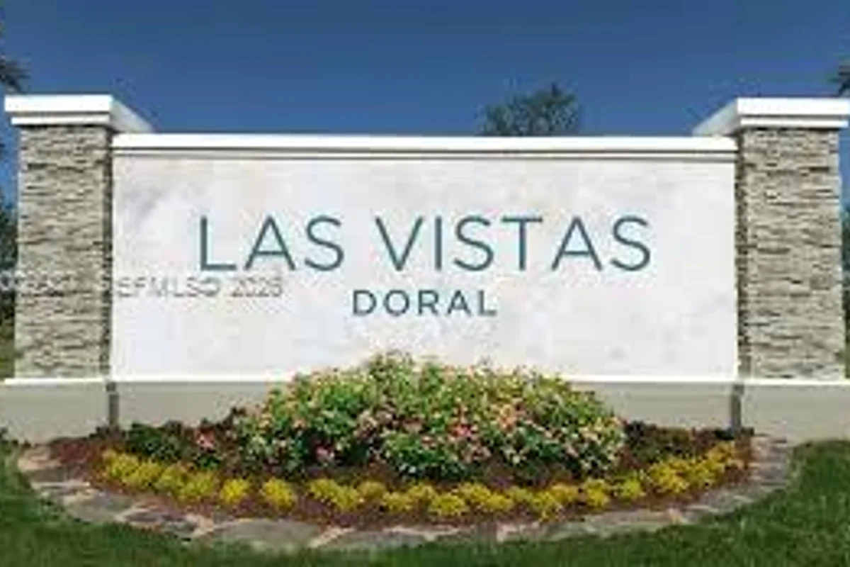 8225 Lake Dr #404, Doral: photo 1 of 35