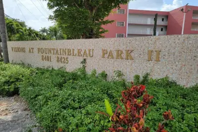 8425 NW 8th St #306, Miami: photo 1 of 26