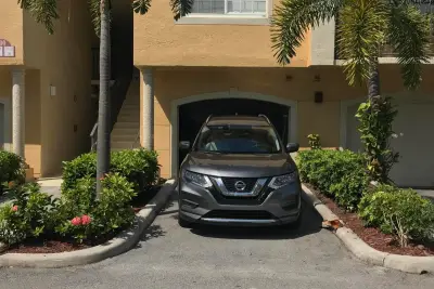 700 S Crestwood Ct S #708, Royal Palm Beach: photo 1 of 29