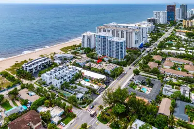 3409 SE 8th St #6, Pompano Beach: photo 1 of 49