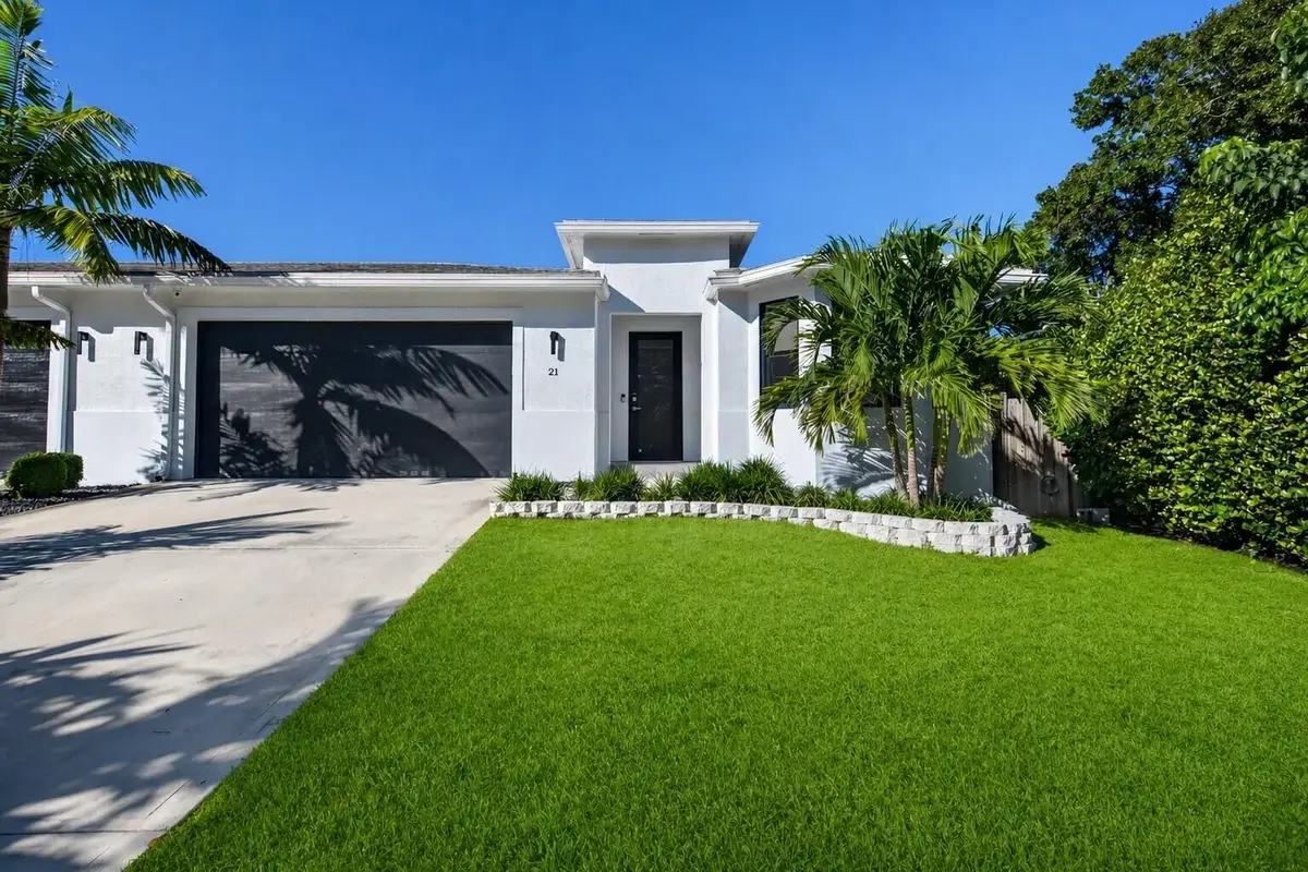 21 NE 25th St, Wilton Manors: photo 1 of 47