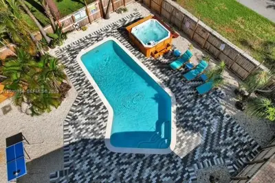 101 SW 22nd Ave, Fort Lauderdale: photo 1 of 49