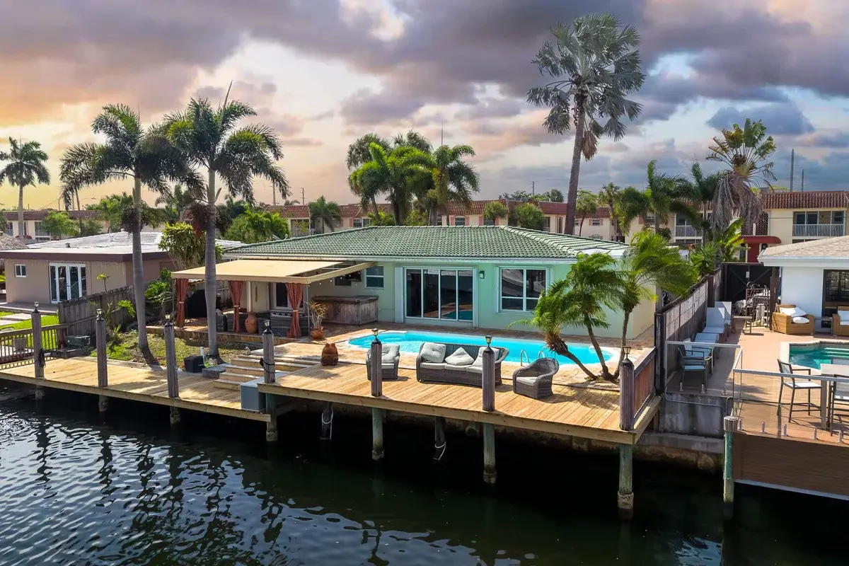 101 SE 14th St, Pompano Beach: photo 1 of 80