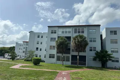 2860 Somerset Dr #311k, Lauderdale Lakes: photo 1 of 47