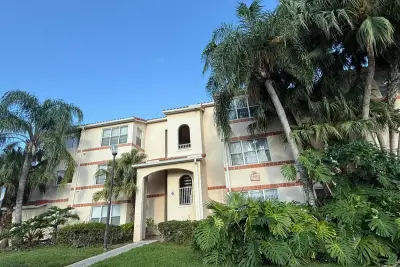 3390 N Pinewalk Dr #1012, Margate: photo 1 of 15