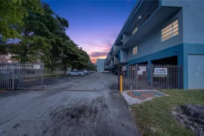 399 NW 72nd Ave #209, Miami: photo 1 of 28