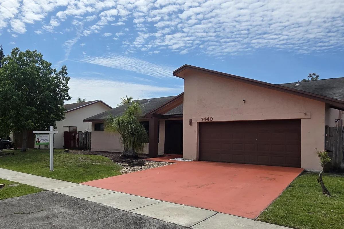 7440 NW 42nd Ct, Lauderhill: photo 1 of 22