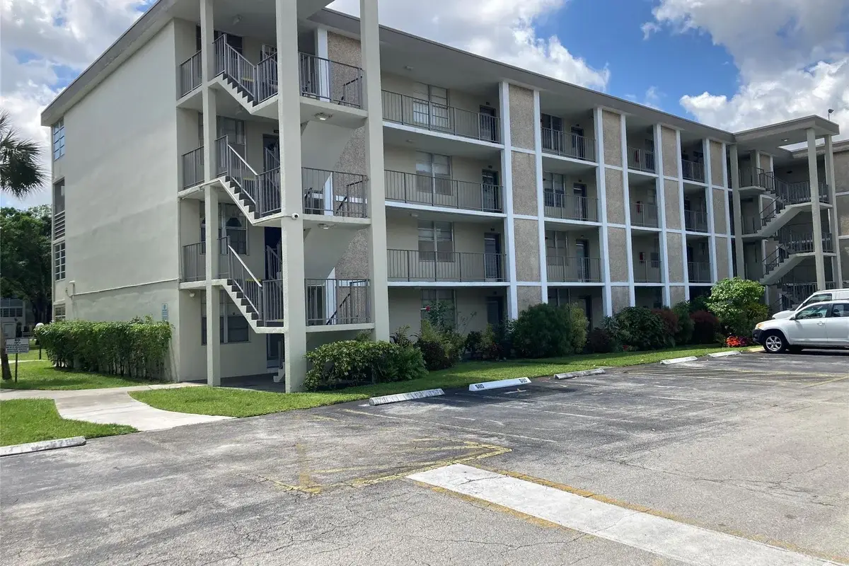 2998 NW 48th Ter #332, Lauderdale Lakes: photo 1 of 28