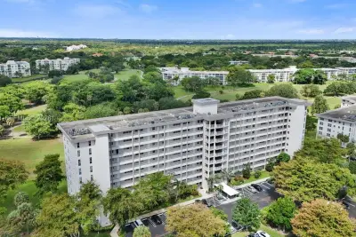 575 Oaks Ln #508, Pompano Beach: photo 1 of 49