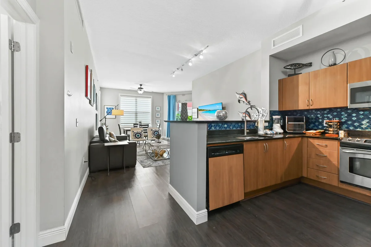 804 E Windward Way #120, Lantana: photo 1 of 23