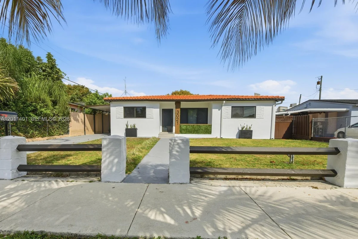 3021 SW 12th St, Miami: photo 1 of 28