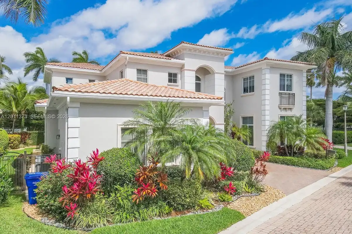 1480 Windjammer Way, Hollywood: photo 1 of 85