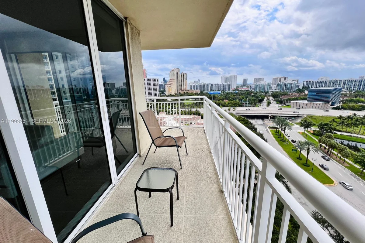 19501 W Country Club Dr #1408, Aventura: photo 1 of 18
