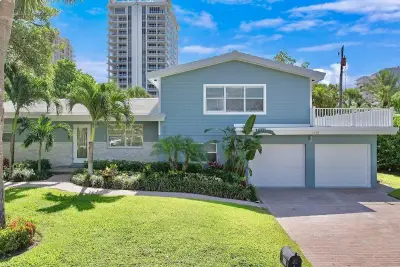 1310 Manor Dr, Riviera Beach: photo 1 of 25
