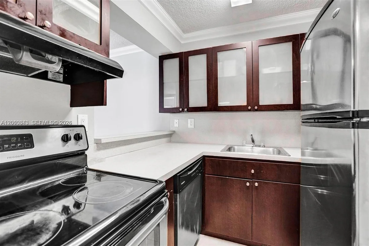 126 SW 17th Rd #601, Miami: photo 1 of 21
