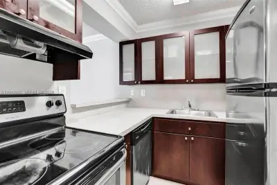 126 SW 17th Rd #601, Miami: photo 1 of 21