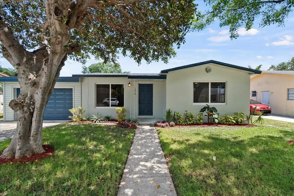 1414 S N St, Lake Worth Beach: photo 1 of 24