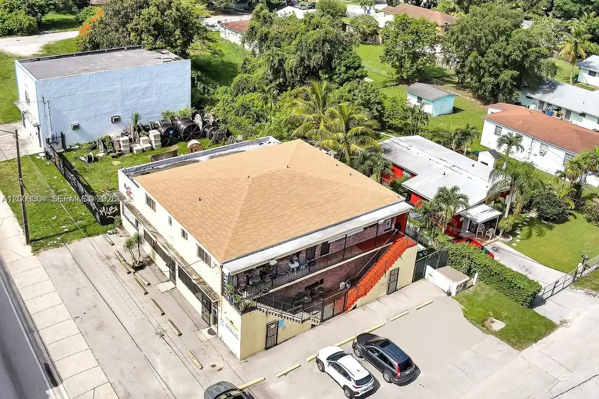 4840 NW 27th Ave #2, Miami: photo 1 of 10
