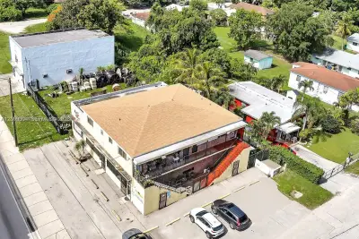 4840 NW 27th Ave #2, Miami: photo 1 of 10