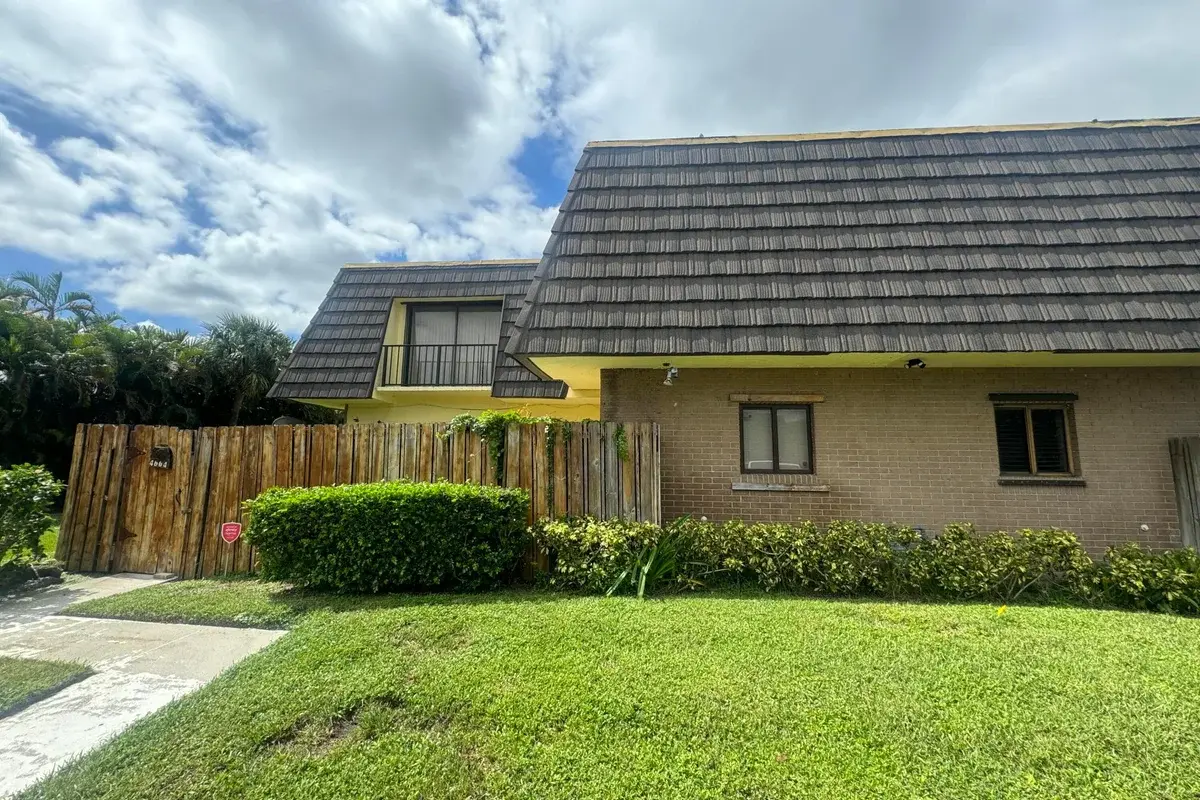 4664 Cherry Rd, West Palm Beach: photo 1 of 9