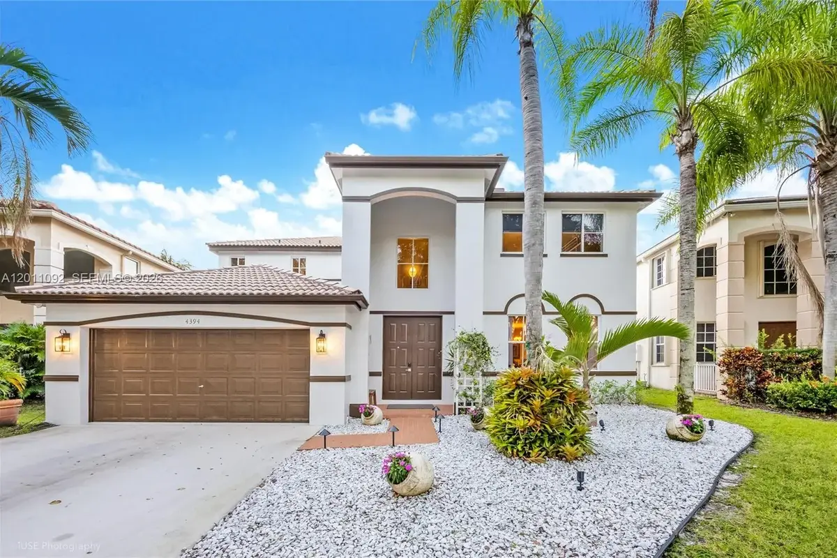 4394 Fox Ridge Dr, Weston: photo 1 of 40