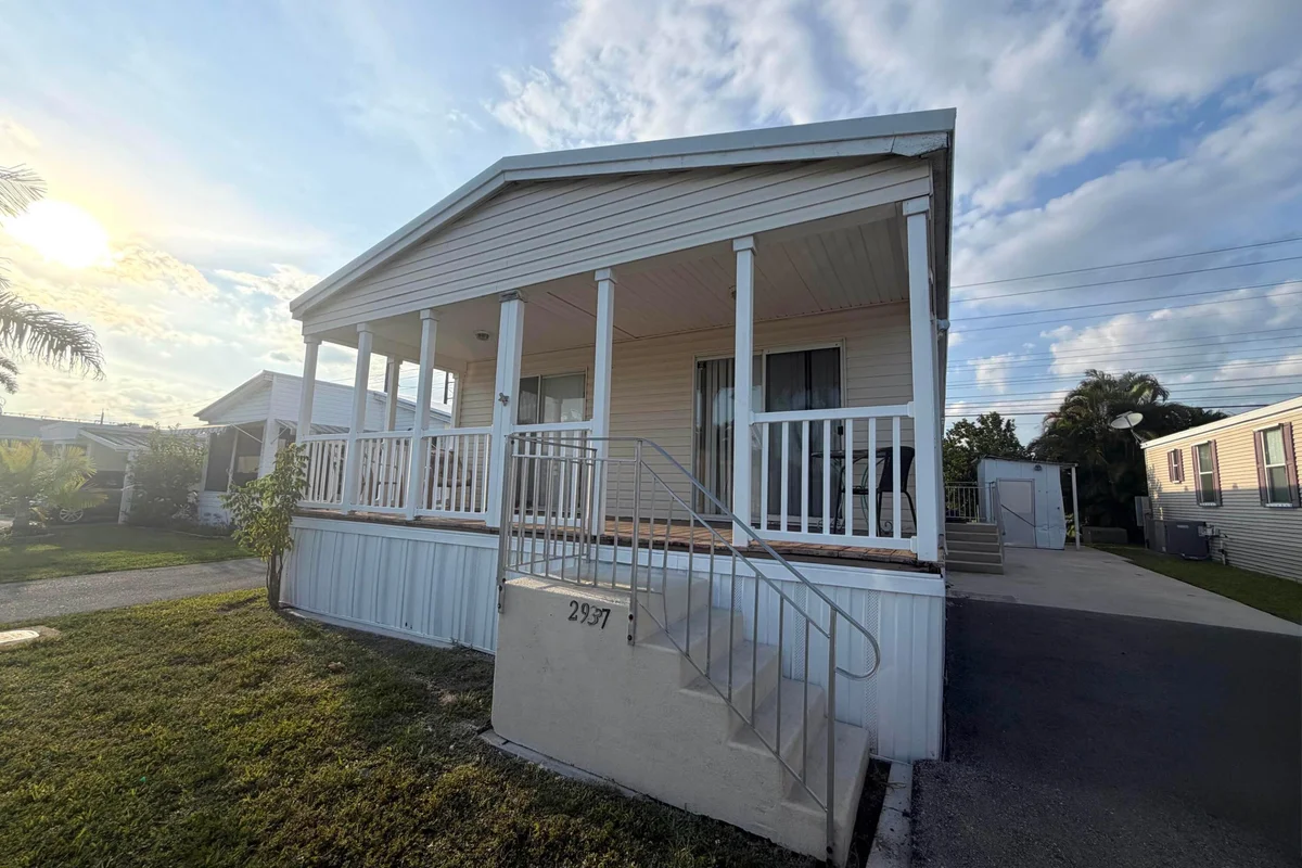 2937 SW 54th St, Fort Lauderdale: photo 1 of 21