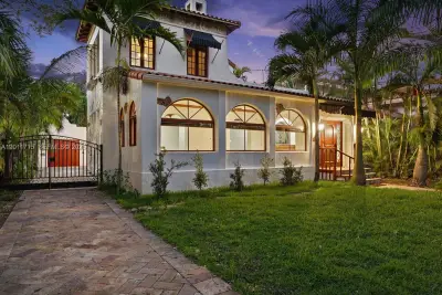 1137 Asturia Ave, Coral Gables: photo 1 of 88