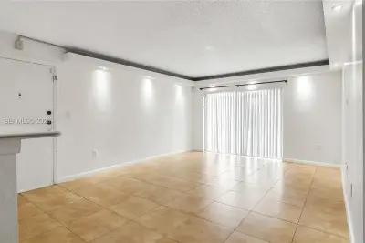 7200 Fairway Dr #H12, Miami Lakes: photo 1 of 25