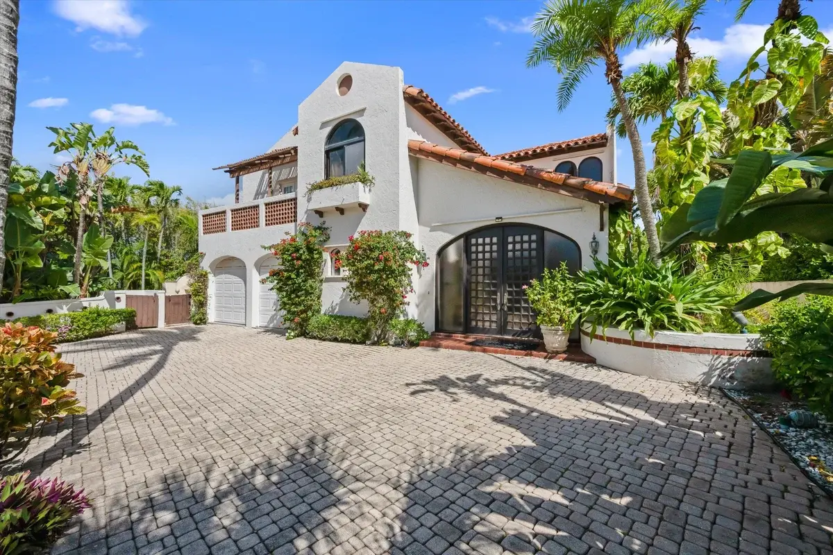23 Sloans Curve Dr, Palm Beach: photo 1 of 34