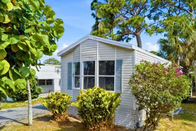 4185 N Shady Ln, Boynton Beach: photo 1 of 25
