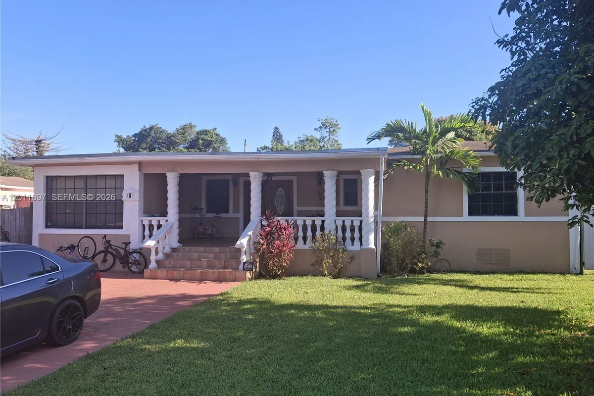 House in Miami: photo 1 of 6
