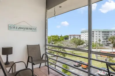4770 NW 21st St #402, Lauderhill: photo 1 of 31