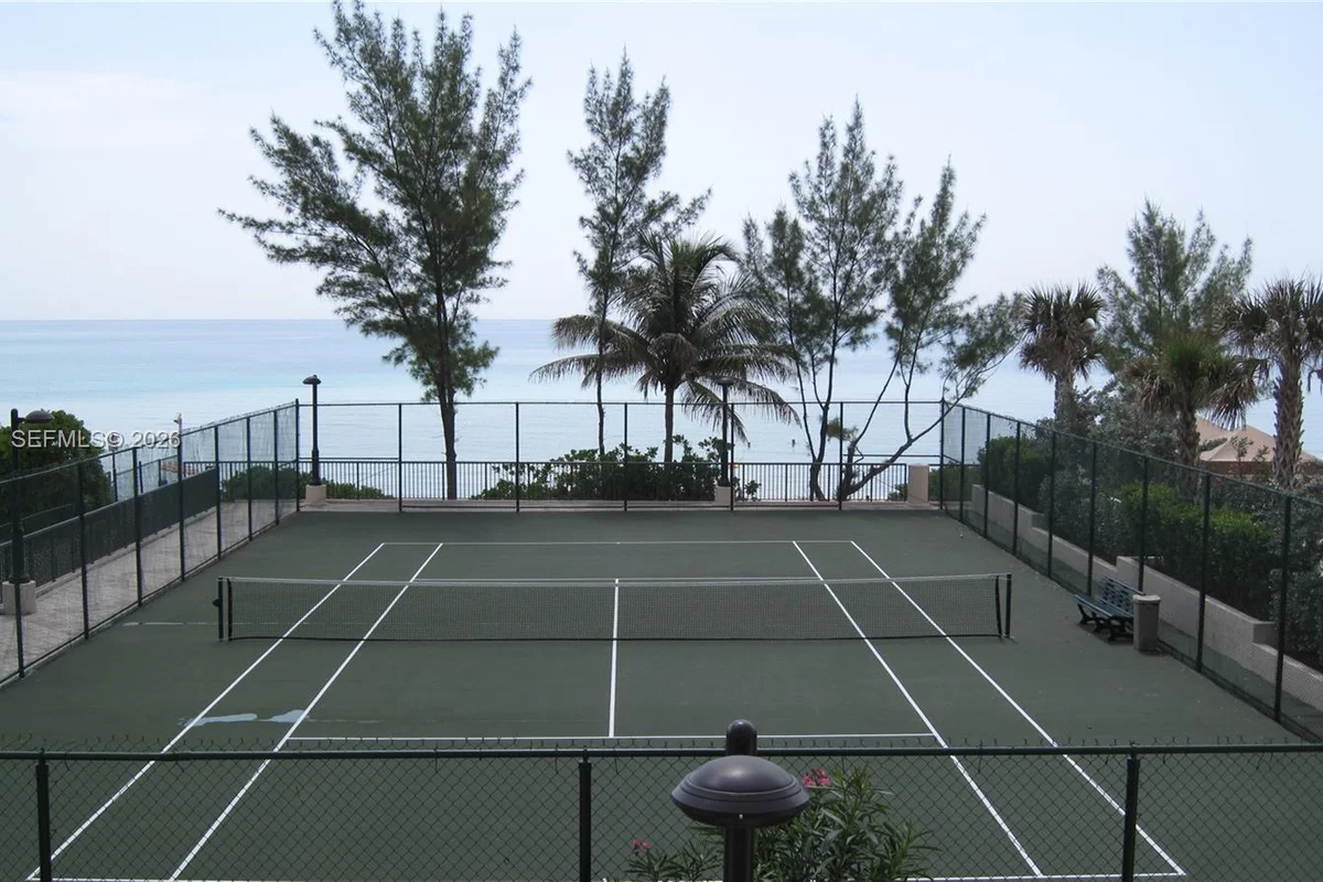 1912 S Ocean Dr #3D, Hallandale Beach: photo 1 of 19