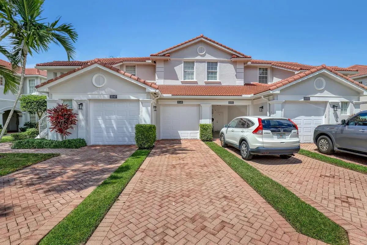 2149 Wingate Bend, Wellington: photo 1 of 14