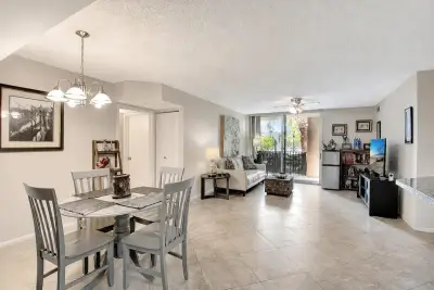1000 Scotia Dr #204, Hypoluxo: photo 1 of 32