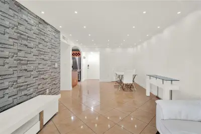 5665 W 20th Ave #415, Hialeah: photo 1 of 23
