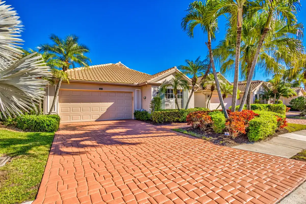 919 Augusta Pointe Dr, Palm Beach Gardens: photo 1 of 84