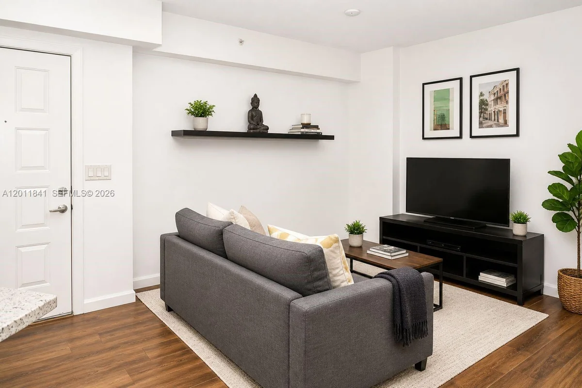 1830 Radius Dr #317, Hollywood: photo 1 of 17