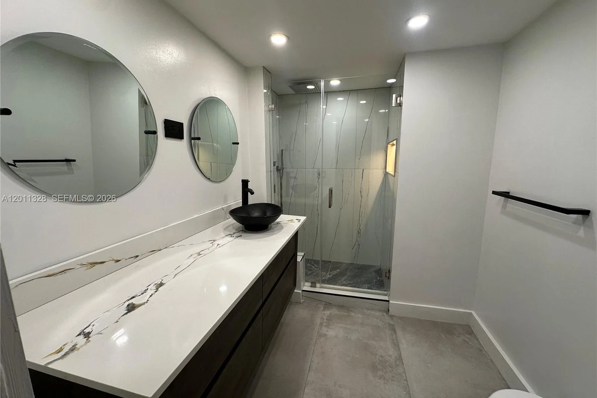 4215 N University Dr #101, Sunrise: photo 1 of 32