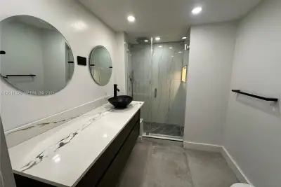 4215 N University Dr #101, Sunrise: photo 1 of 32
