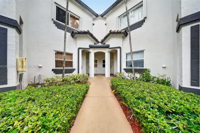 2334 SE 24th Ave, Homestead: photo 1 of 30