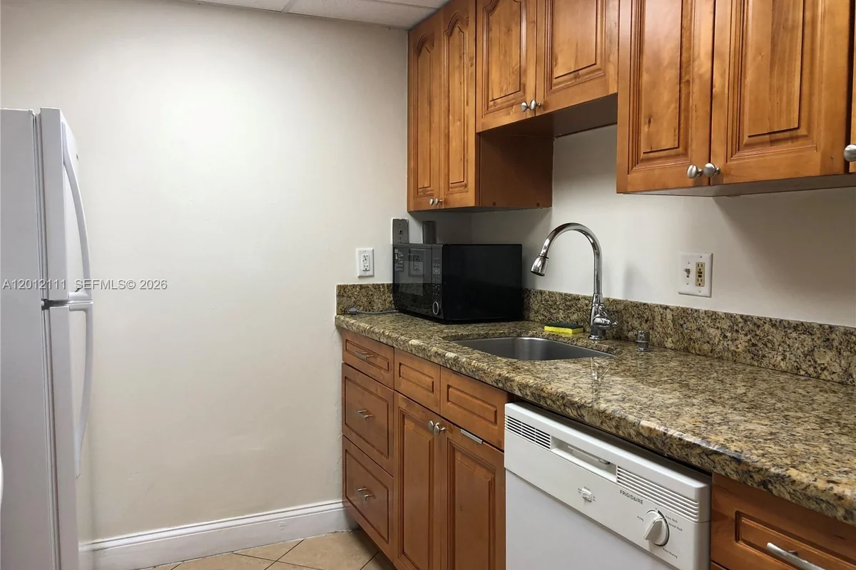 14301 N Kendall Dr #309B, Miami: photo 1 of 21