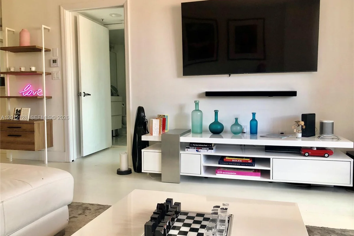 90 Alton Rd #307, Miami Beach: photo 1 of 11